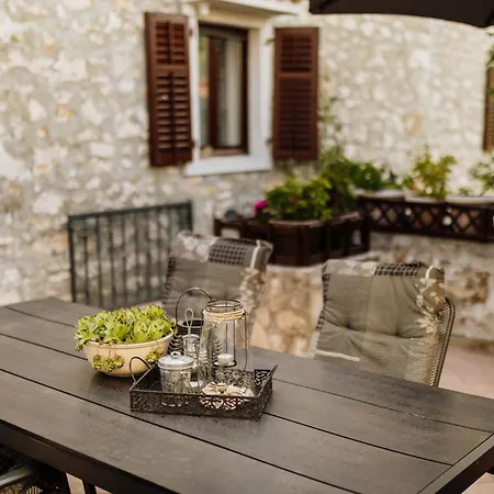 Apartman Mirna Stress Free
